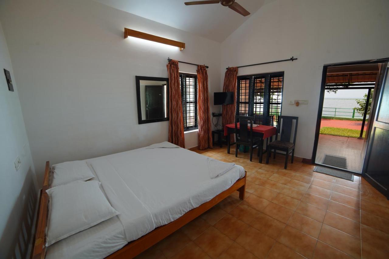 Illikkalam Lakeside Cottages Kumarakom Luaran gambar