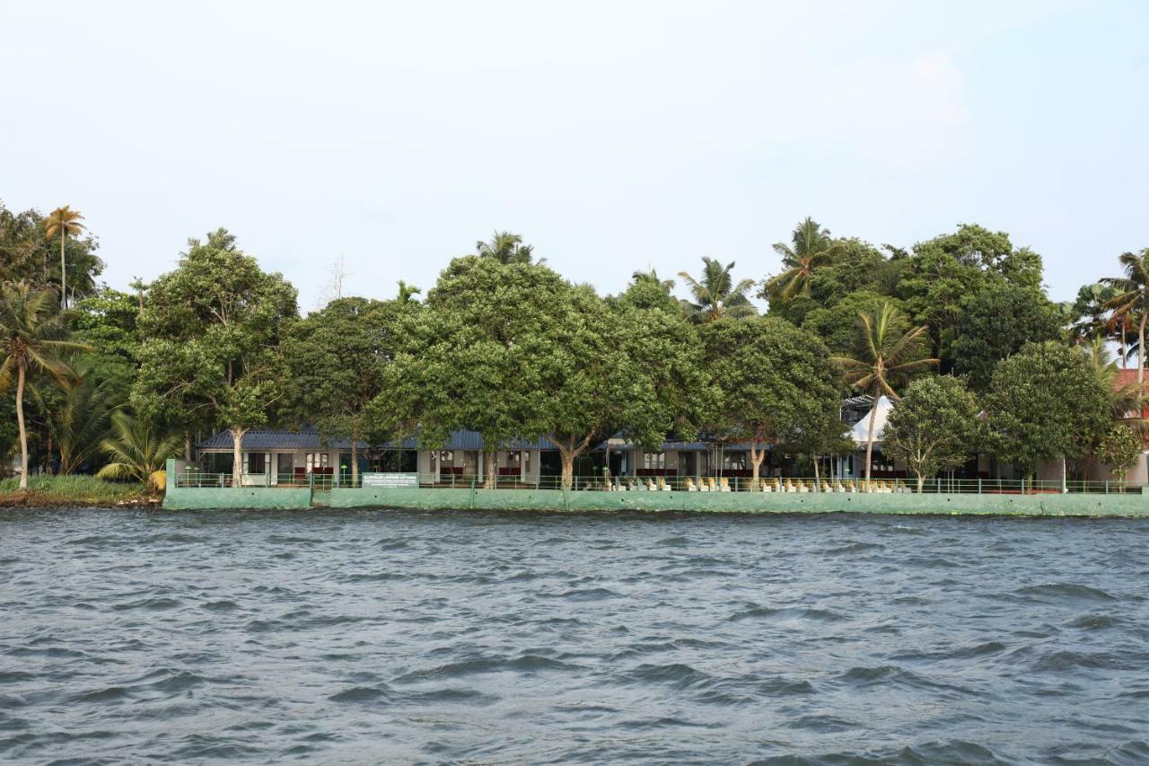 Illikkalam Lakeside Cottages Kumarakom Luaran gambar