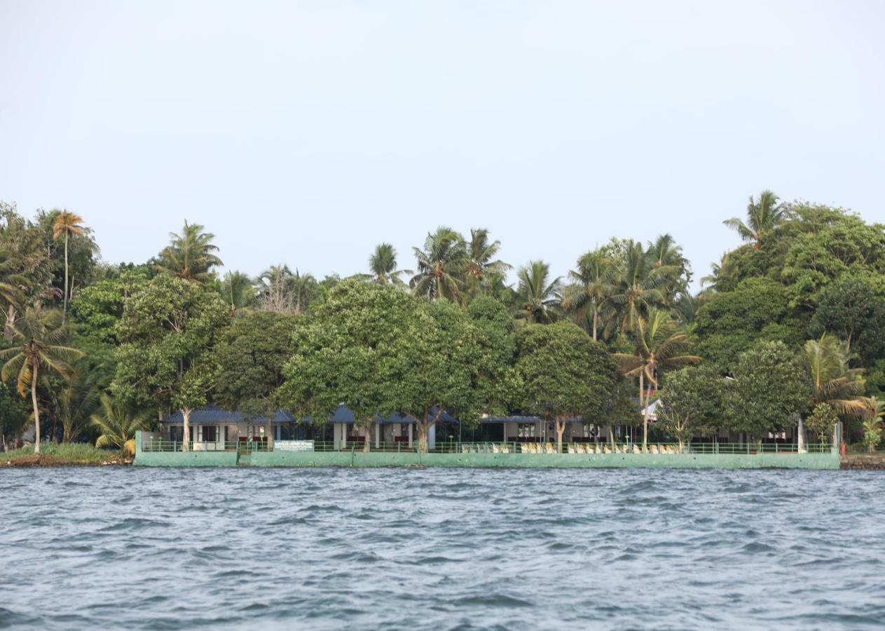 Illikkalam Lakeside Cottages Kumarakom Luaran gambar