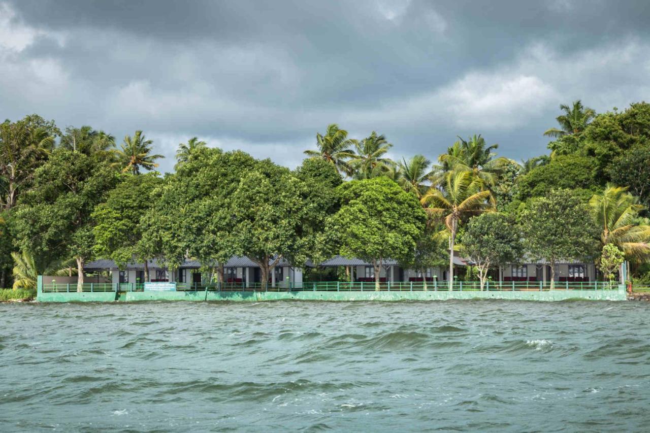 Illikkalam Lakeside Cottages Kumarakom Luaran gambar